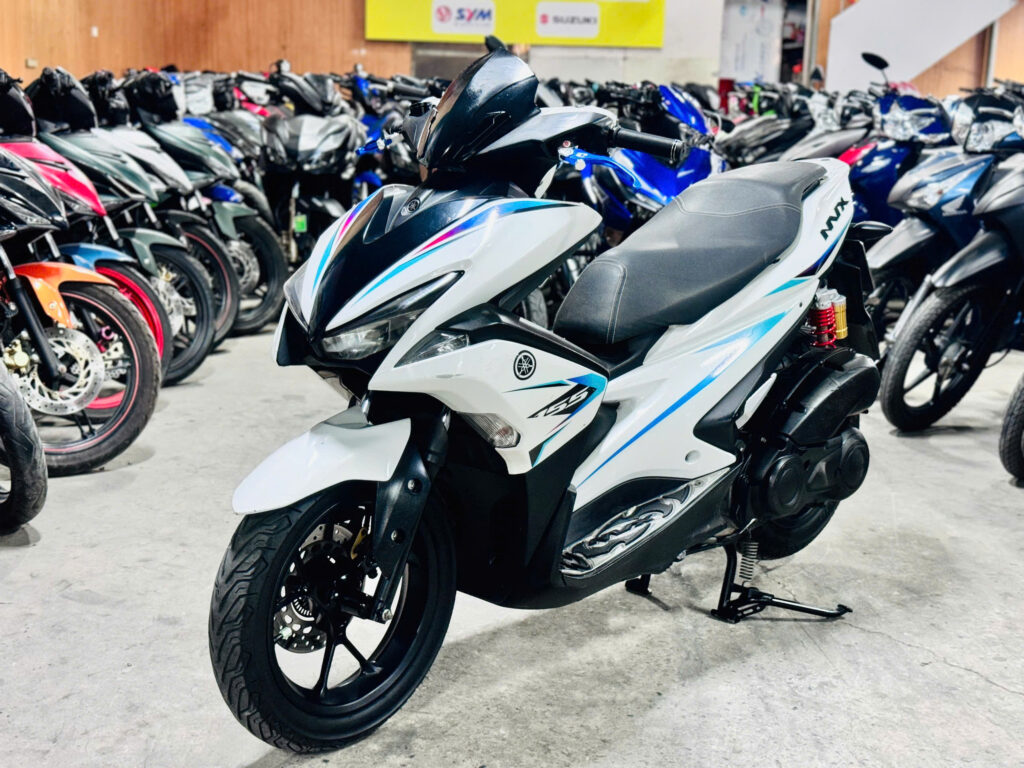 YAMAHA NVX V1