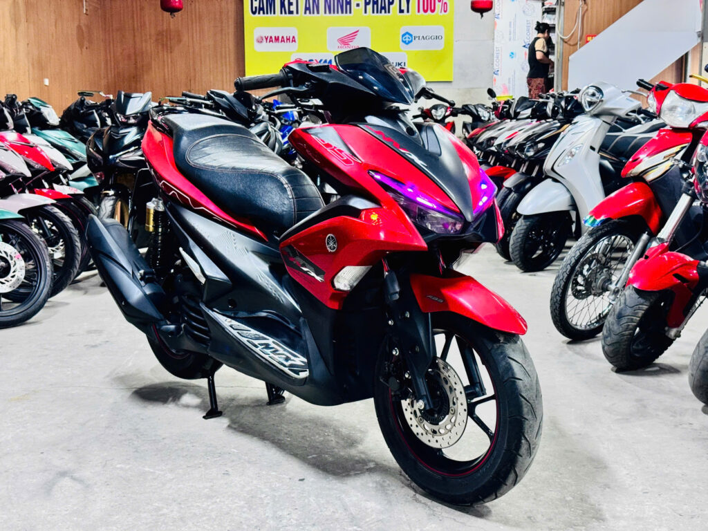 YAMAHA NVX 155